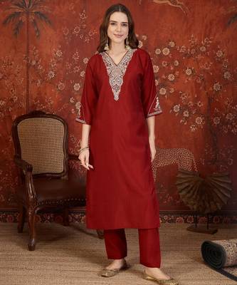 Maroon hand-worked kurta with pant & jacquard dupatta set 2