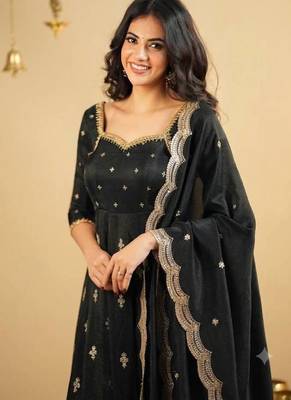 Black Embroidered Anarkali Gown with Intricate Zari Work & Flared Ethnic Party Wear Dress 3