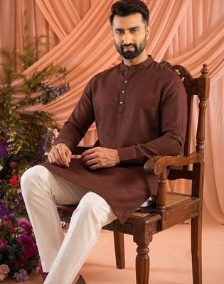 Maroon men’s linen cotton embroidered kurta pajama set 4