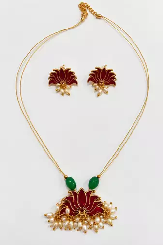 Ruby gold-plated contemporary necklace set