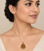 Classic gold-plated necklace