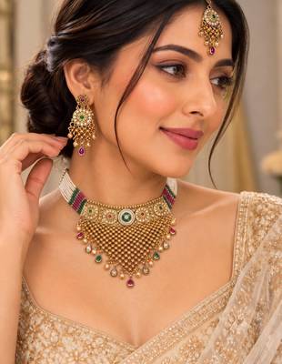 Multicolor gold-plated necklace set with mang tikka 1