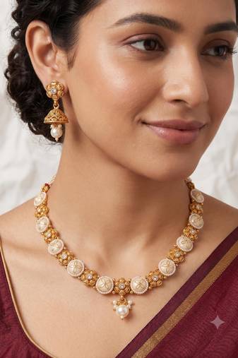 White gold-plated ethnic necklace set