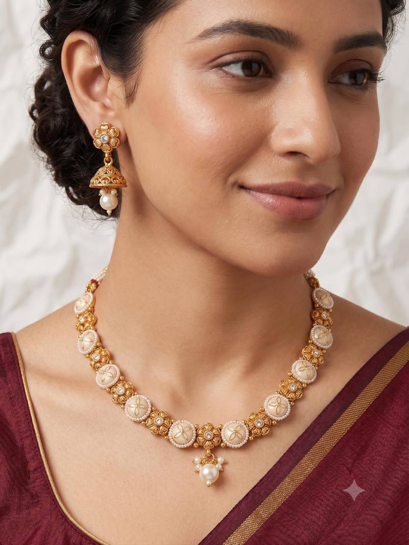 White gold-plated ethnic necklace set