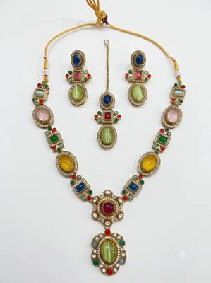 Multicolor antique gold necklace set with mang tikka 2