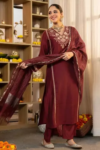 Maroon silk blend embroidered kurta set