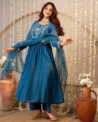 Dark-teal silk blend embroidered kurta set 3