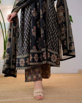 Black viscose printed kurta set 5