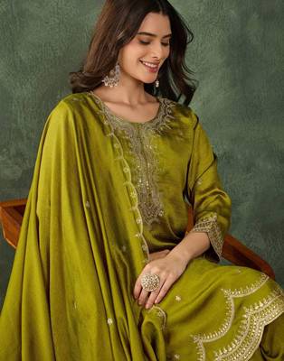 Green silk blend embroidered palazzo set 2