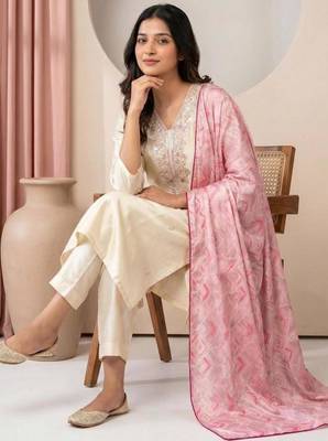 White silk blend embroidered kurta set 3