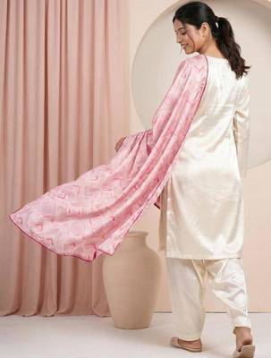 White silk blend embroidered kurta set 4