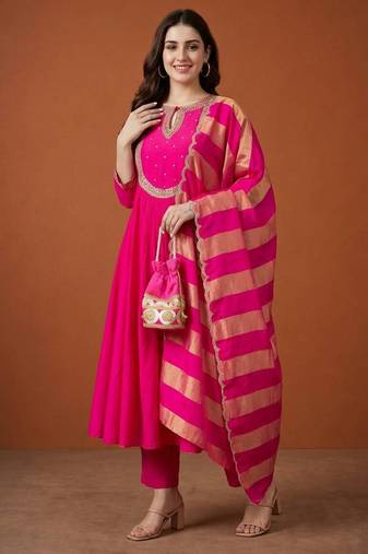Rani-pink chanderi embroidered kurta set