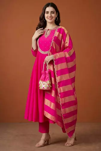 Rani-pink chanderi embroidered kurta set