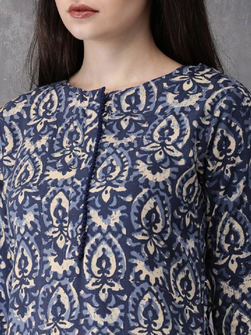Women blue printed straight kurta