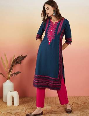 Navy blue ethnic motifs embroidered thread work straight kurta 2