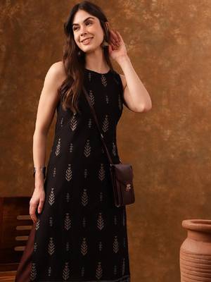Black ethnic motifs printed sleeveless straight kurta 1
