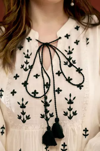 Women embroidered tie-up neck above knee kurta
