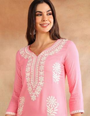 Floral embroidered notch neck chikankari straight kurta 3