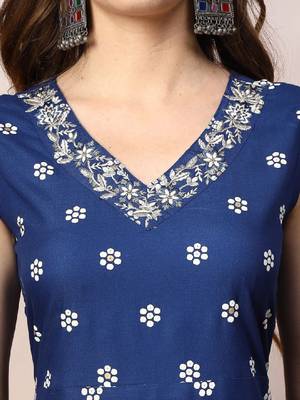Blue & white floral printed mirror work a line kurta with dupatta 3