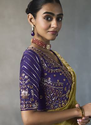 antique gold silk blend sequince designer border party wear saree 4