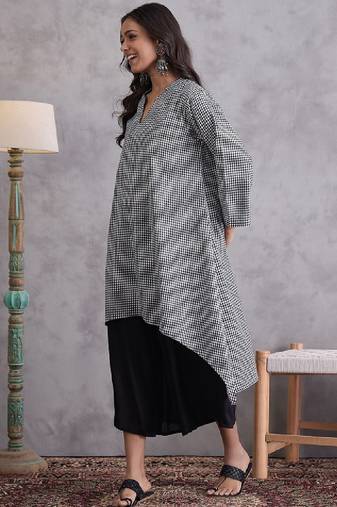 Checked flared sleeves v-neck cotton a-line kurta