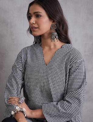 Checked flared sleeves v-neck cotton a-line kurta 2