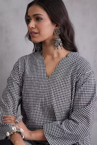 Checked flared sleeves v-neck cotton a-line kurta