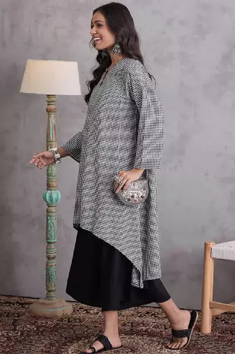 Checked flared sleeves v-neck cotton a-line kurta