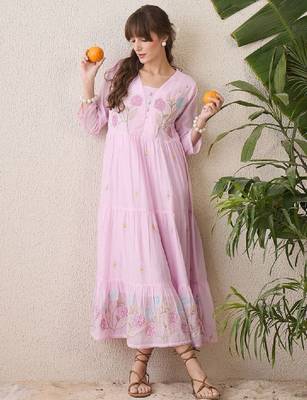 Women floral embroidered thread work floral anarkali kurta 2