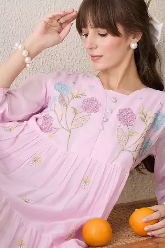 Women floral embroidered thread work floral anarkali kurta