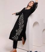 Women thread work floral kurta