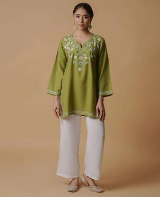Women green floral embroidered daily cotton straight kurta 2