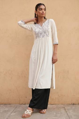 Floral embroidered kurta
