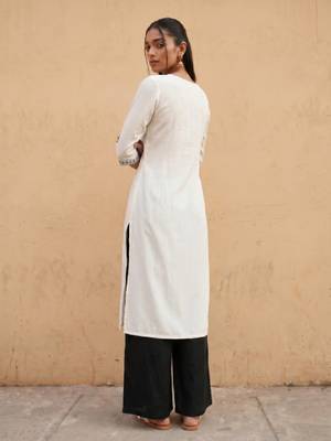 Floral embroidered kurta 2