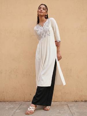 Floral embroidered kurta 3