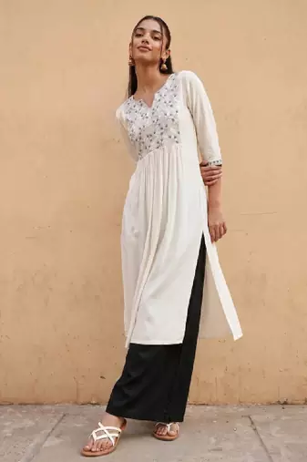 Floral embroidered kurta