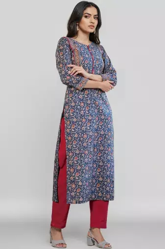 Women blue floral printed floral kurta