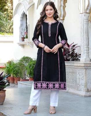Women embroidered sequinned kurta 2