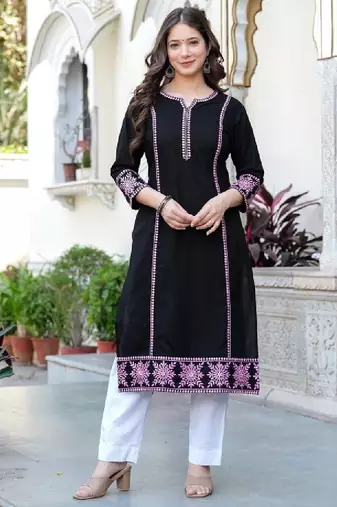 Women embroidered sequinned kurta
