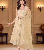 Women ethnic motifs embroidered festive anarkali kurta with dupatta