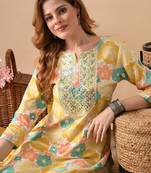 Women floral embroidered thread work floral kurta