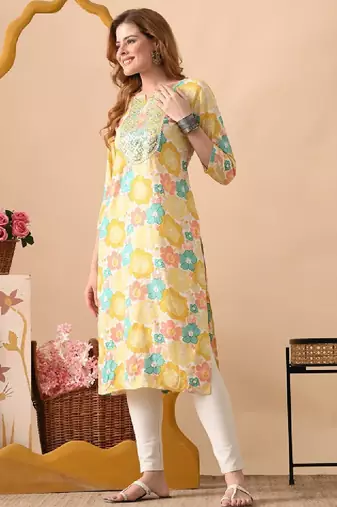 Women floral embroidered thread work floral kurta