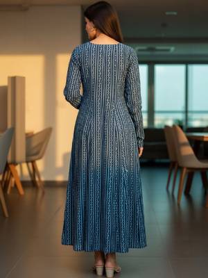 Women geometric printed indigo anarkali kurta 2