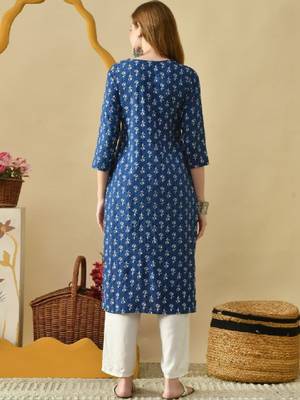 Women floral embroidered floral kurta 2