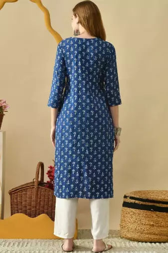 Women floral embroidered floral kurta