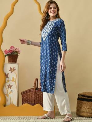 Women floral embroidered floral kurta 3