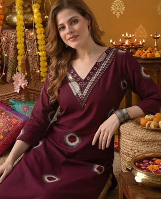 Women embroidered thread work kurta 1