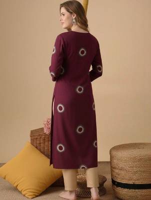 Women embroidered thread work kurta 3