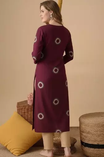 Women embroidered thread work kurta