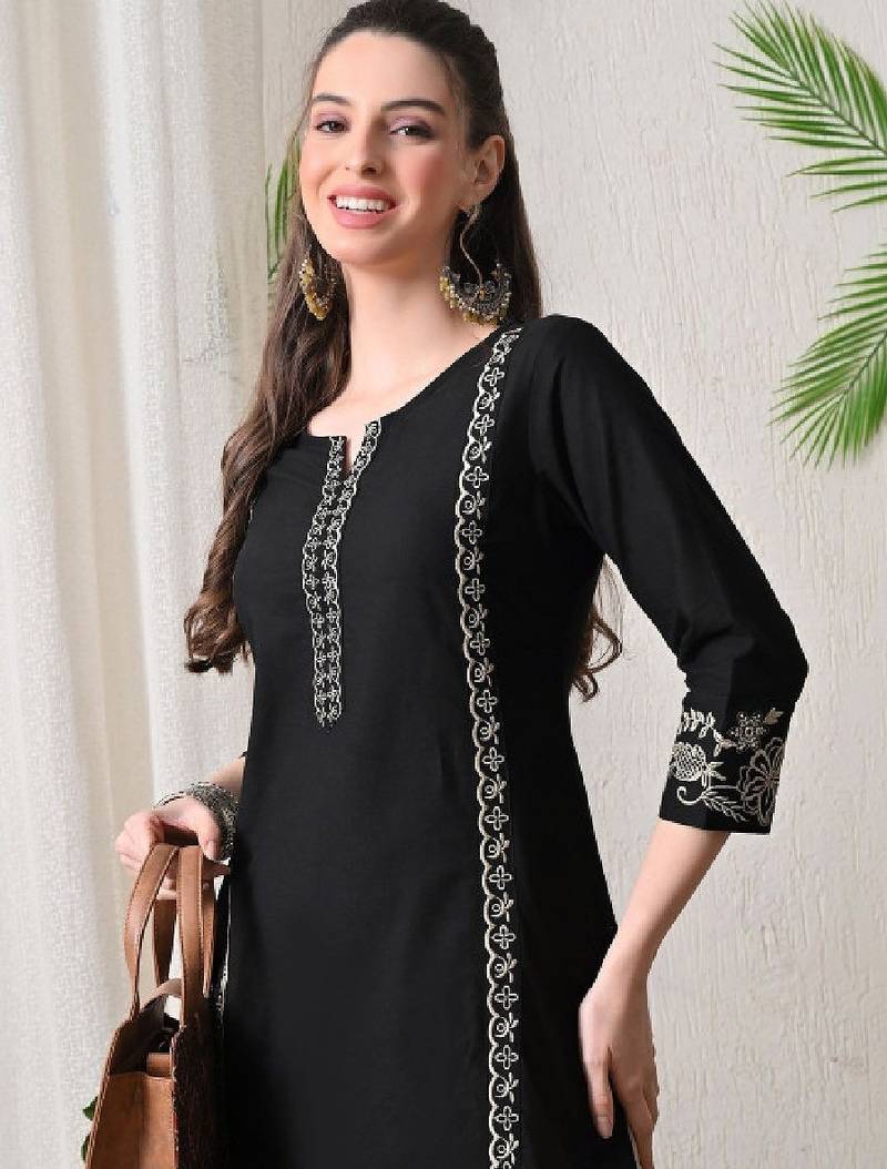 Women embroidered thread work floral kurta